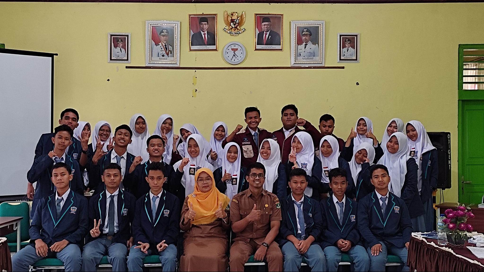 Pembuatan Program OSIS dan MPK SMA Negeri 2 Painan
